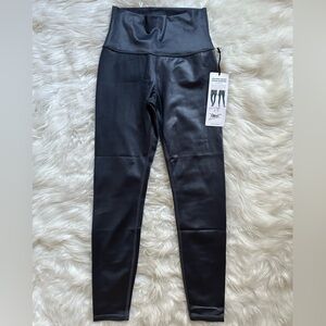 AlonYoga 7/8 High Waist Shine Legging. Size small. Color: Anthracite